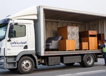 شاحنة نقل عفش من الرياض إلى الدمام تابعة لمؤسسة مالك