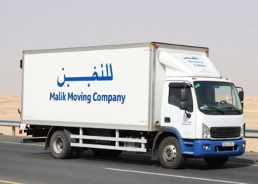 شاحنة نقل عفش من جدة إلى عرعر تابعة لمؤسسة مالك
